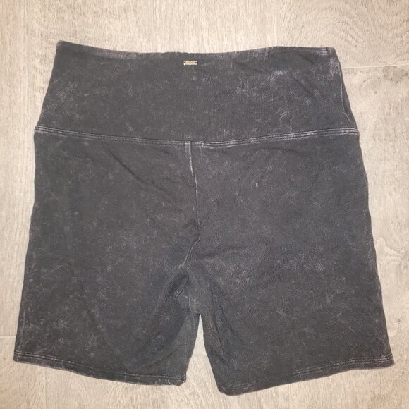 🎉 PINK VICTORIA’S ’s SECRET ACID WASH SHORTS - Picture 1 of 4